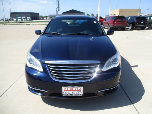 Used 2014 Chrysler 200 LX FWD image 8