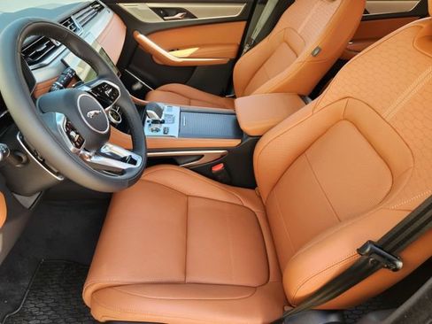 Used 2026 Jaguar F-PACE R-Dynamic S image 10