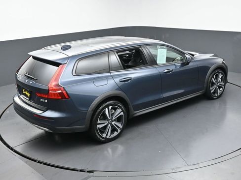 Used 2023 Volvo V60 B5 Cross Country Plus w/ Climate Package AWD/4WD image 37