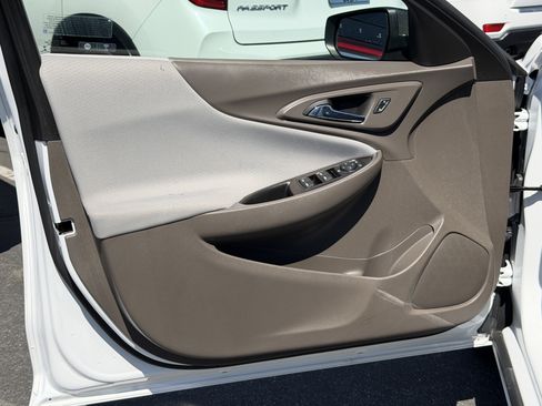 Used 2023 Chevrolet Malibu LS FWD image 13