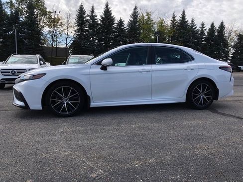 Used 2022 Toyota Camry SE image 7