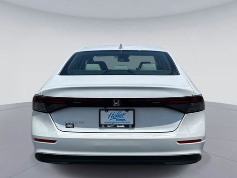 Certified 2023 Honda Accord LX image 5