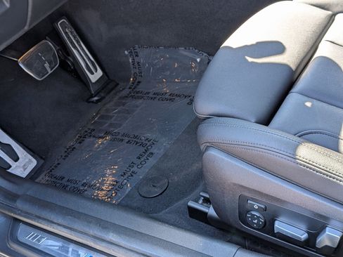 Used 2021 BMW 330i Sedan w/ M Sport Package image 17