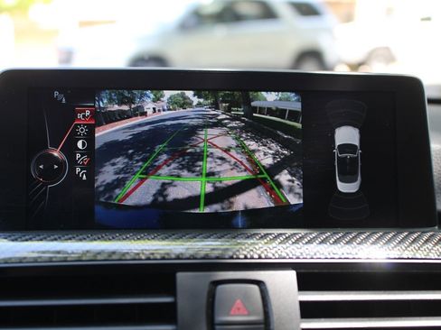 Used 2015 BMW M4 Convertible image 36