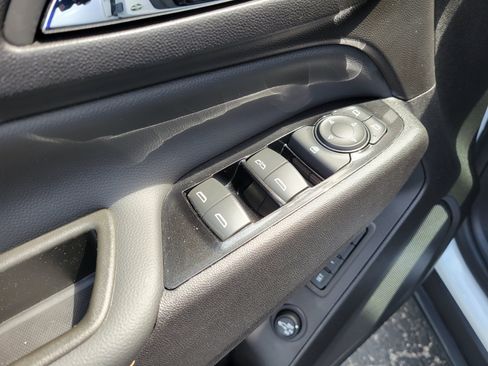 Certified 2024 Chevrolet Equinox Premier w/ LPO, Floor Liner Package FWD image 28