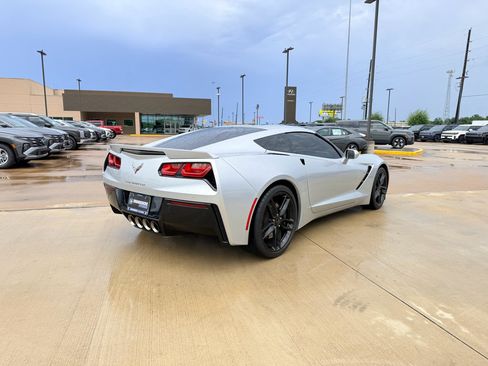 Used 2016 Chevrolet Corvette Stingray Coupe RWD image 7
