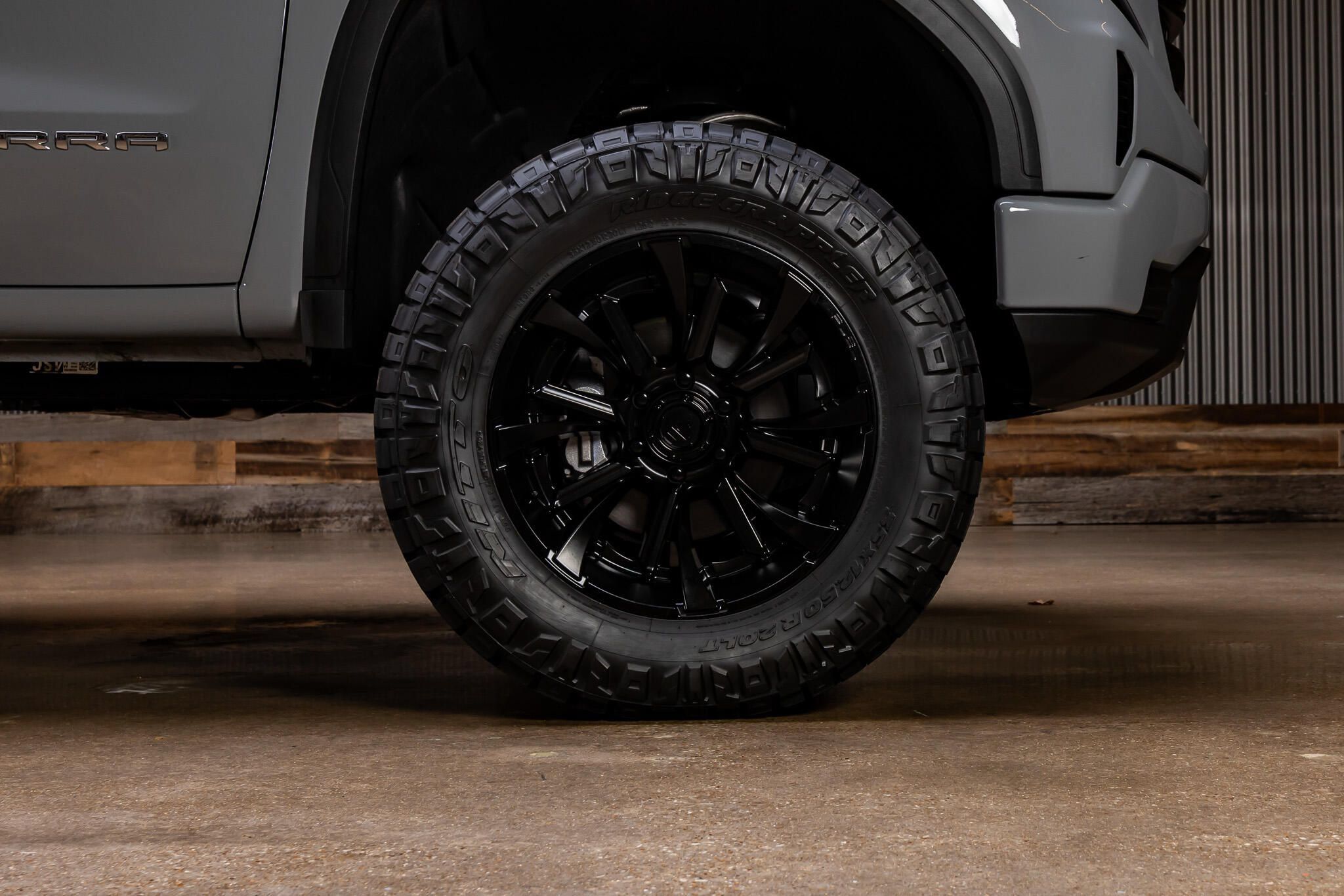 Used 2025 GMC Sierra 1500 Pro w/ Graphite Edition AWD/4WD image 12