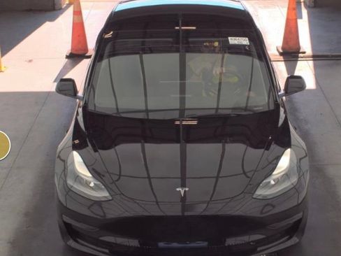 Used 2023 Tesla Model 3 Standard Range RWD image 3