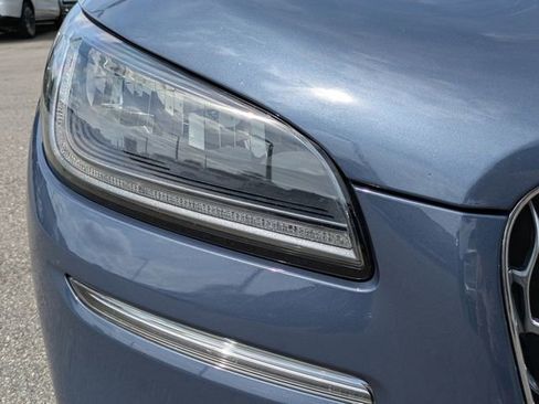 Certified 2022 Lincoln Corsair FWD w/ Equipment Group 101A image 10