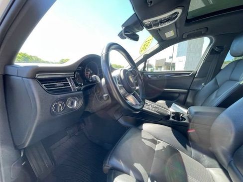 Used 2021 Porsche Macan AWD/4WD image 11