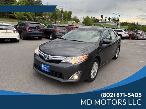 Used 2012 Toyota Camry XLE w/ Leather Pkg FWD image 1