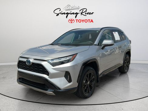 Used 2022 Toyota RAV4 SE w/ SE Grade Weather Package AWD/4WD image 3