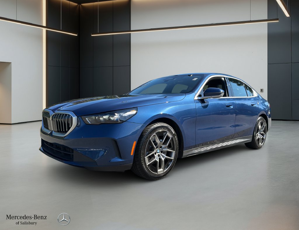 Used 2026 BMW 530i RWD image 1