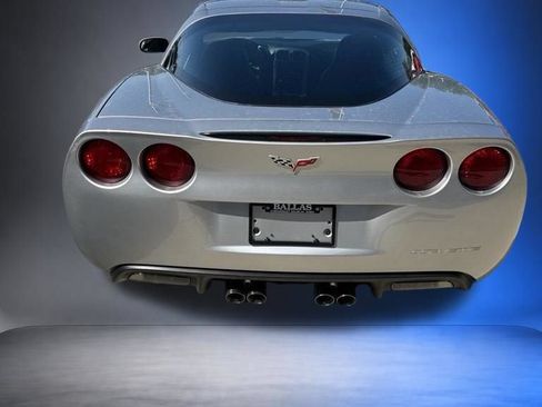 Used 2005 Chevrolet Corvette Coupe w/ Preferred Equipment Group RWD image 4