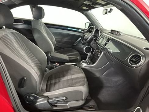 Used 2013 Volkswagen Beetle Turbo FWD image 30