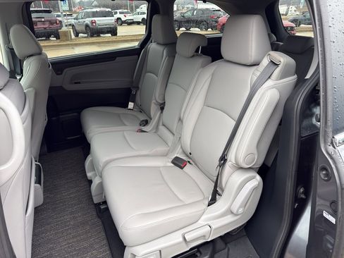 Used 2023 Honda Odyssey Touring image 15