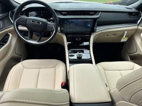 New 2026 Jeep Grand Cherokee L Limited AWD/4WD image 17