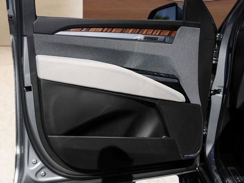 Certified 2025 Cadillac Escalade Sport Platinum w/ LPO, Floor Liner Package image 22