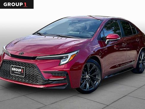 Used 2026 Toyota Corolla SE FWD image 1