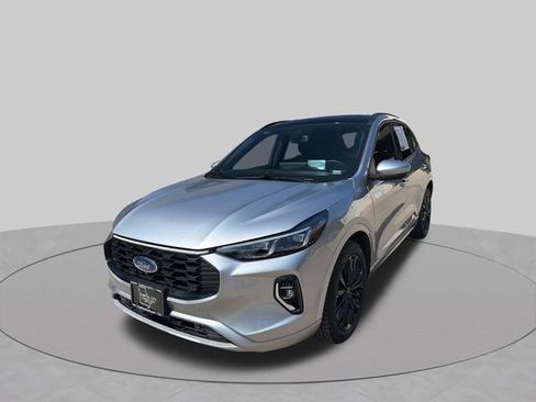 Used 2023 Ford Escape ST-Line Elite w/ Premium Technology Package AWD/4WD image 9