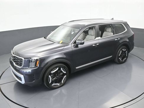 Used 2025 Kia Telluride S FWD image 49