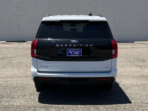 Used 2025 Ford Expedition Max Active AWD/4WD image 5