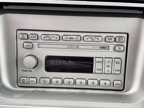 Used 2004 Lincoln Navigator Luxury image 25