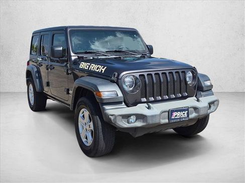 Used 2021 Jeep Wrangler Unlimited Sport AWD/4WD image 3