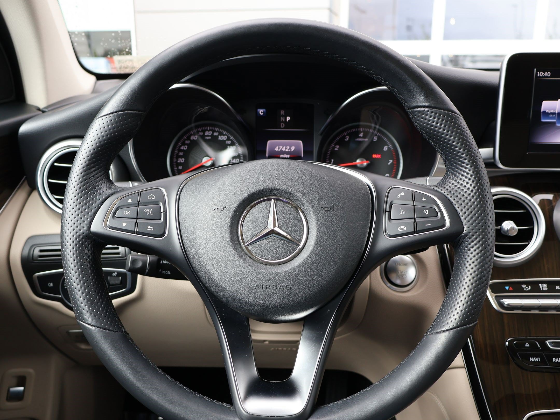 Used 2019 Mercedes-Benz GLC 300 4MATIC image 17