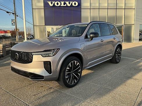 New 2026 Volvo XC90 T8 Ultra w/ Protection Package image 3