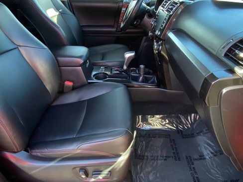 Certified 2024 Toyota 4Runner TRD Off-Road Premium image 11