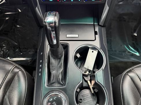 Used 2018 Ford Explorer Platinum image 18