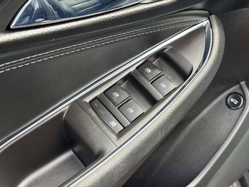 Used 2017 Chevrolet Cruze Premier image 23