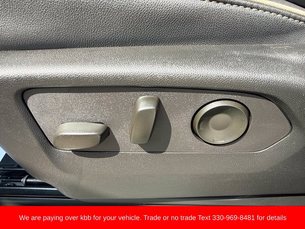 Used 2025 Chevrolet Tahoe Premier AWD/4WD image 22