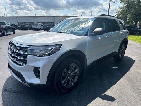 New 2026 Ford Explorer Active w/ Active Comfort Package AWD/4WD image 2