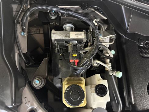 Used 2017 Nissan Quest SV FWD image 29
