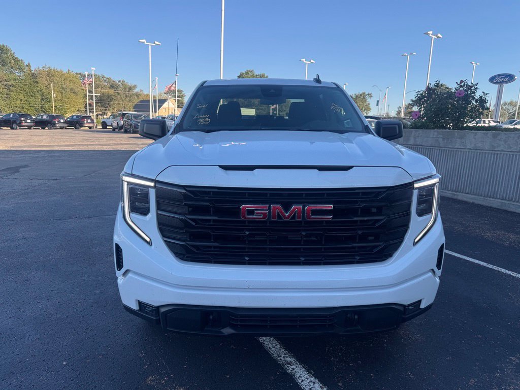 Used 2024 GMC Sierra 1500 Elevation AWD/4WD image 2