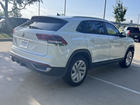 Used 2023 Volkswagen Atlas Cross Sport SE w/ Panoramic Sunroof Package FWD image 10