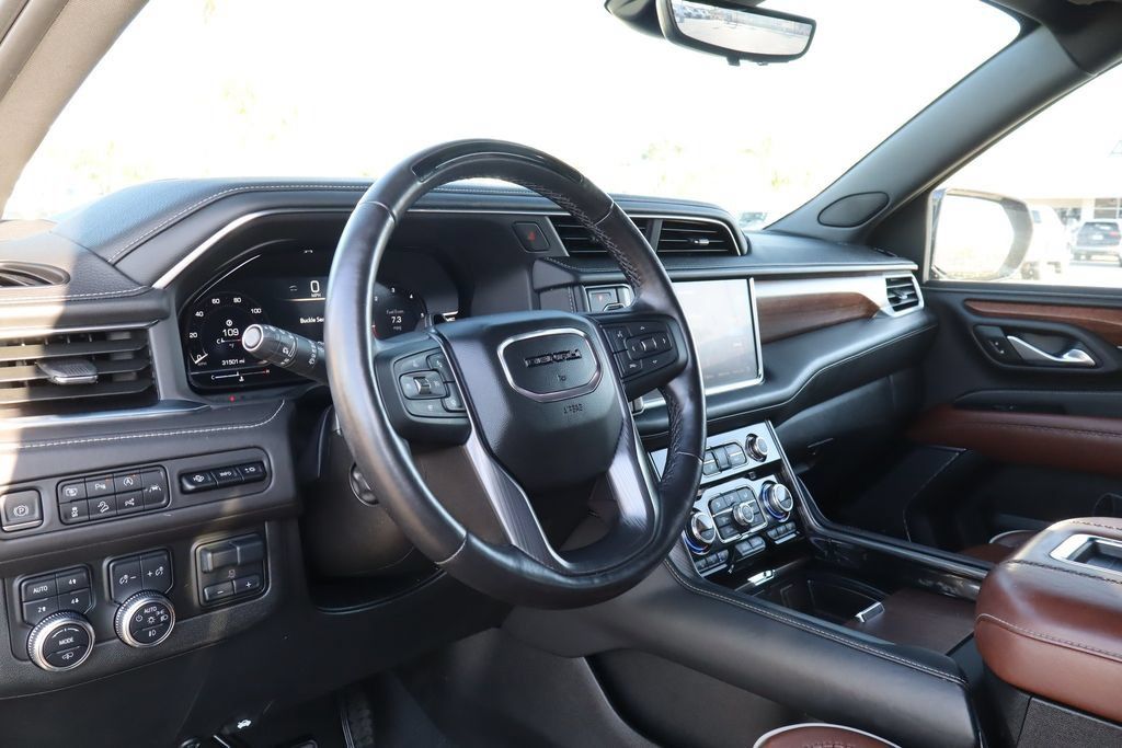 Used 2024 GMC Yukon XL Denali Ultimate AWD/4WD image 18
