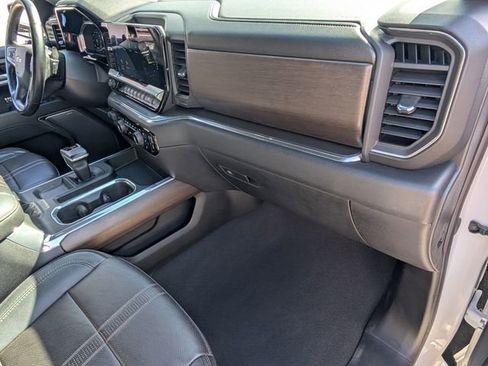 Used 2024 Chevrolet Silverado 1500 High Country image 14