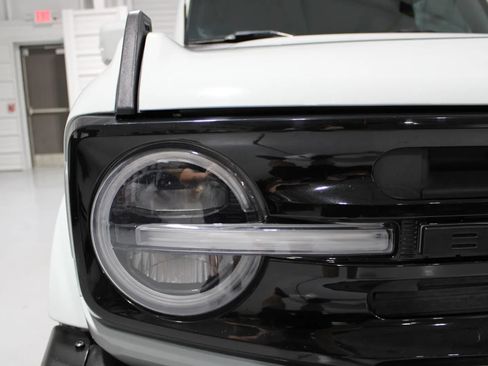 Used 2022 Ford Bronco Outer Banks AWD/4WD image 16