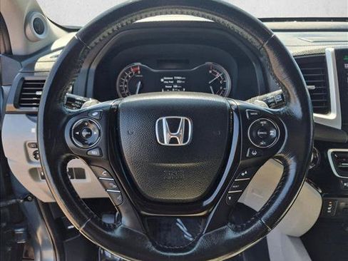 Used 2016 Honda Pilot Touring image 14