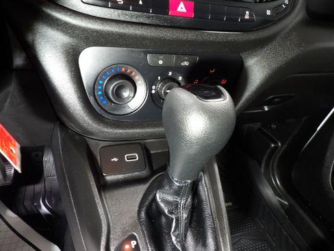 Used 2021 RAM ProMaster City Tradesman image 16