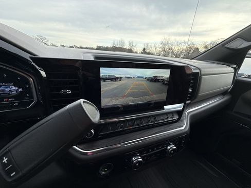 Used 2024 GMC Sierra 1500 SLT image 21