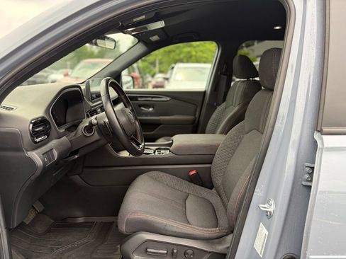 Used 2025 Honda Pilot Sport image 21
