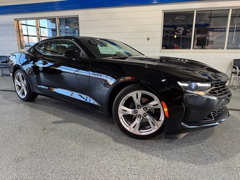 Used 2020 Chevrolet Camaro LT image 3