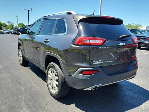 Used 2016 Jeep Cherokee Limited w/ Technology Group AWD/4WD image 4