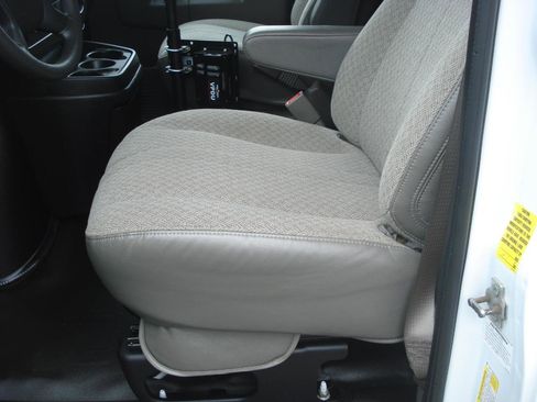 Used 2021 Chevrolet Express 2500 RWD image 31