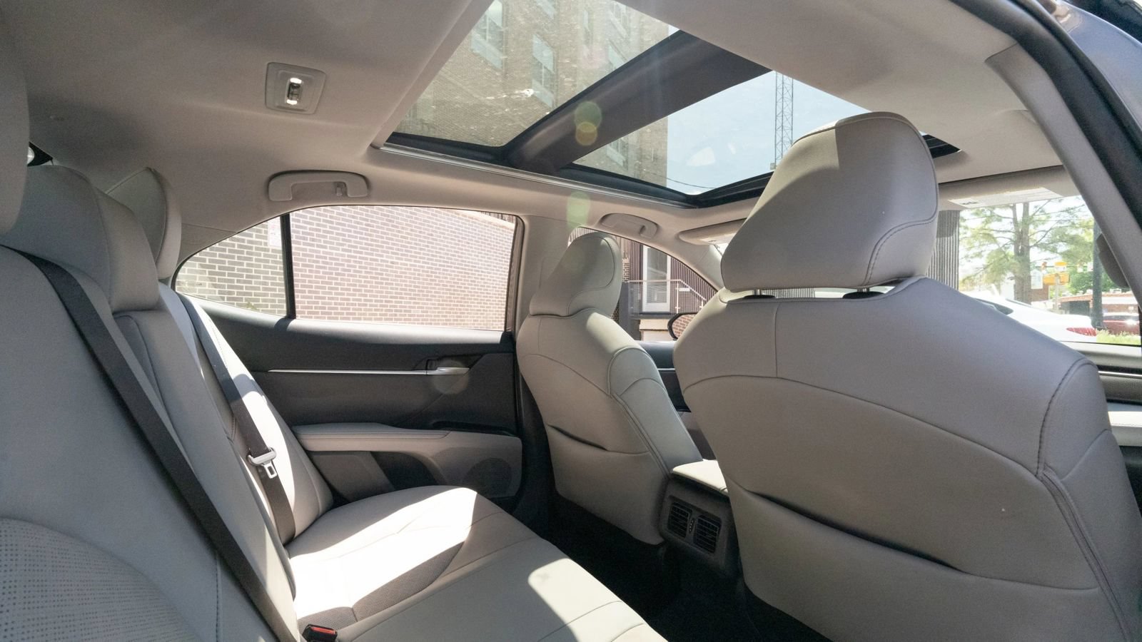 Used 2023 Toyota Camry XSE FWD image 16