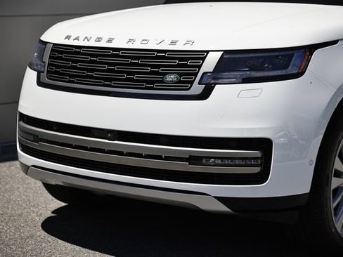 New 2026 Land Rover Range Rover Long Wheelbase SE AWD/4WD image 2